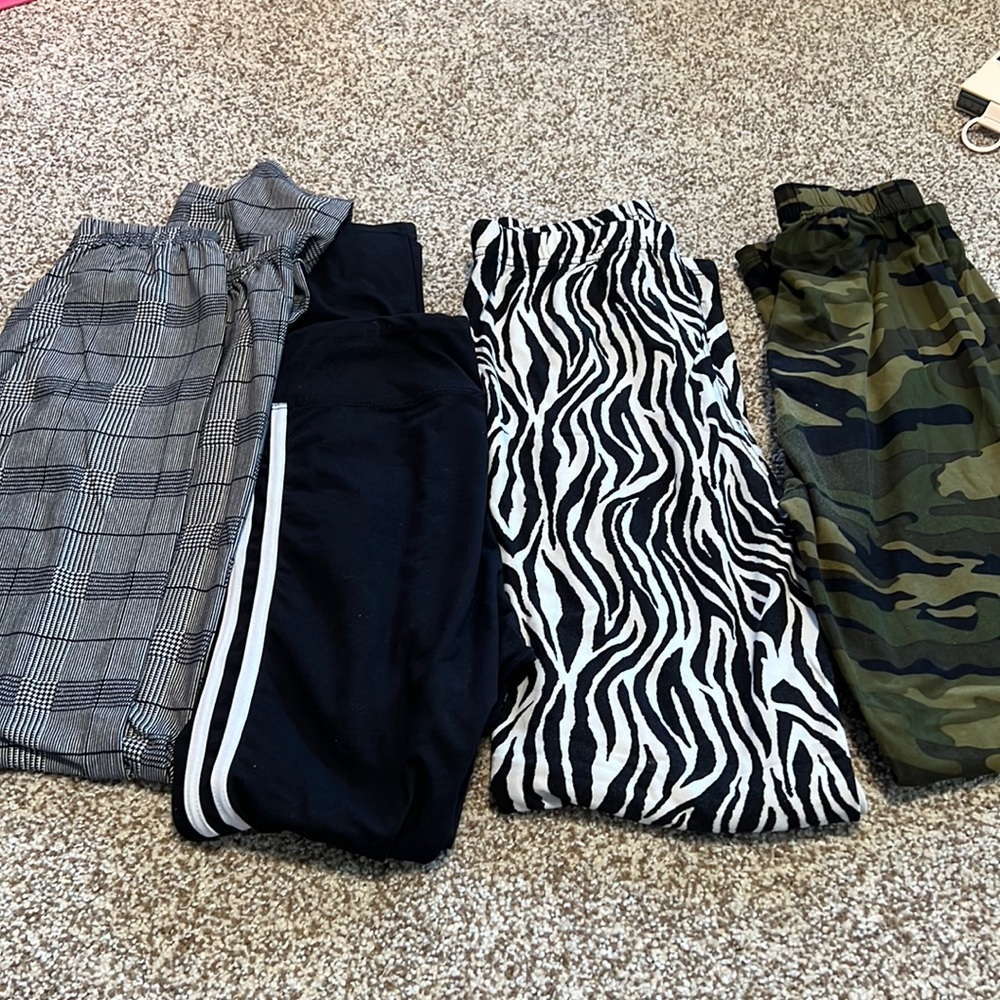 Pack of 4 leggings.